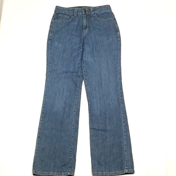 Nine West Jeans Women's Size 8 Curvy Bootcut Lightly Distressed Blue Denim - Picture 1 of 8